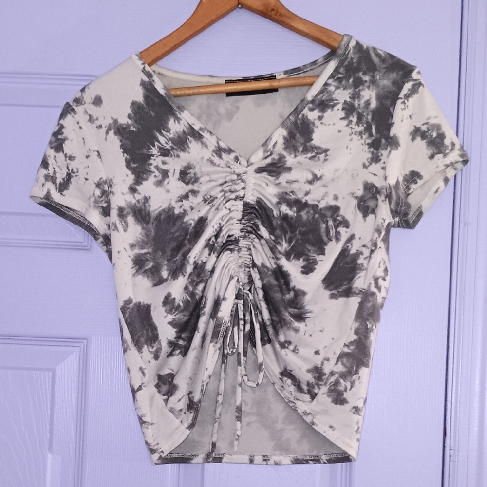 🔷️3-$15🔷️Tie Dye Print Ruched Front Crop Top Medium